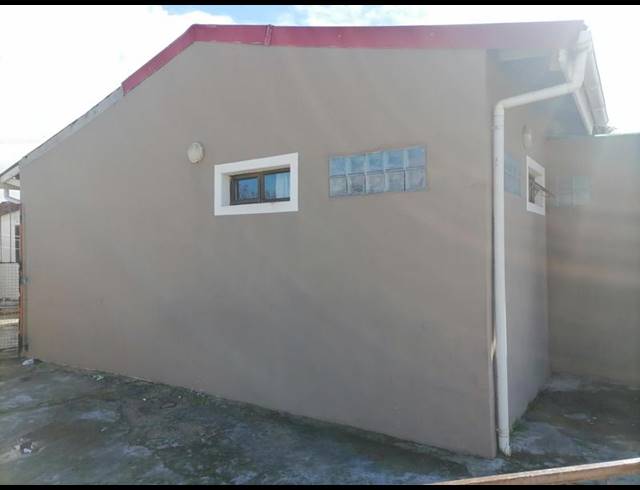 3 BEDROOM HOUSE FOR SALE IN SILVERTOWN